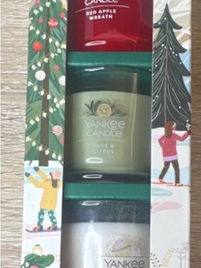 Yankee Candle Holiday Party Minis Set, 3 Mini Festive 1.3 OZ Jar Candles